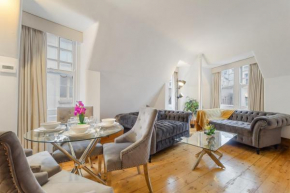 Elegant 3-Bedroom Apartment in the Heart of Piccadilly Circus No Lift- 4GL